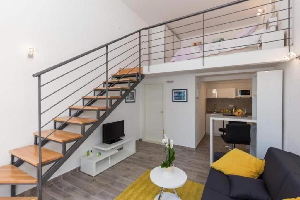 Pomet Superior Apartment *